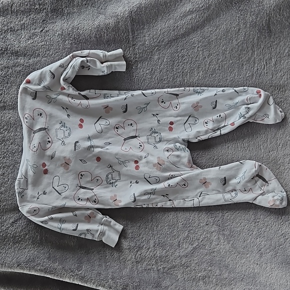 Bundle of 2 Baby Girl 6 Month Zipper Jammies - Picture 6 of 7